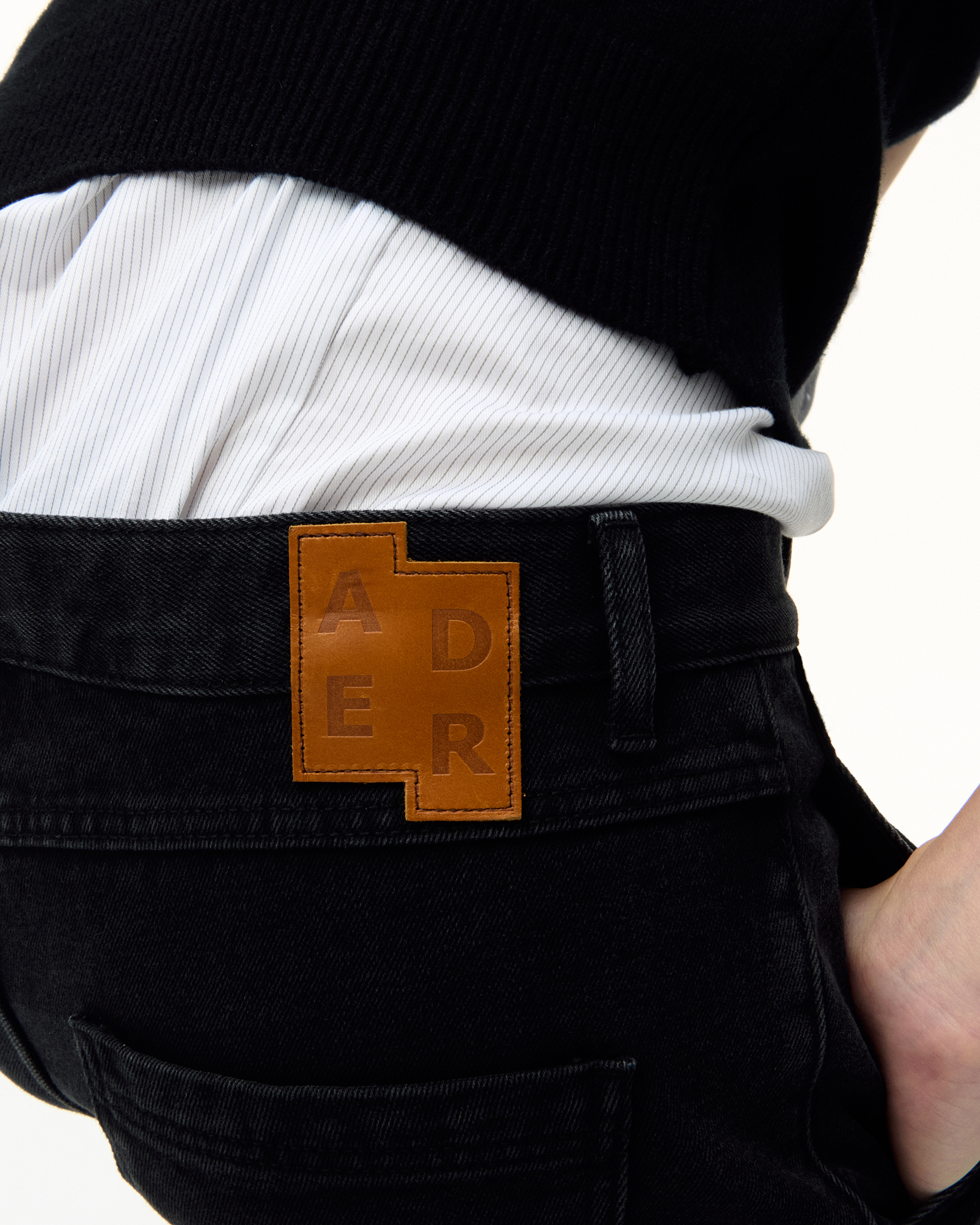 ADERERROR - Sig; SV Tag jeans 02